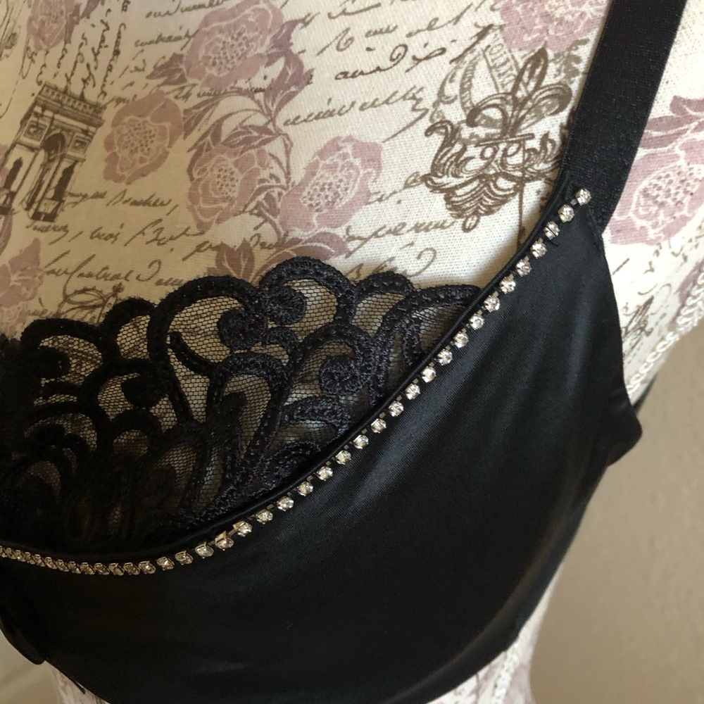 Victoria's Secret Black Lace Bra with Rhinestone Trim VGC 34D - Picture 3 of 6